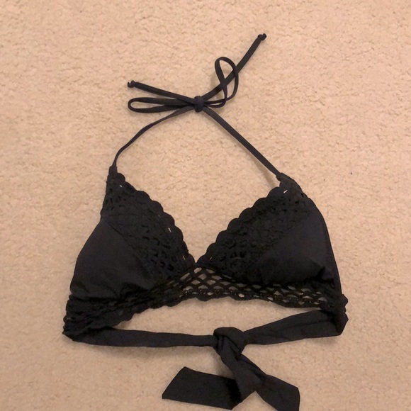BECCA by Rebecca Virtue Black Bikini top - size Medium - Picture 1 of 5